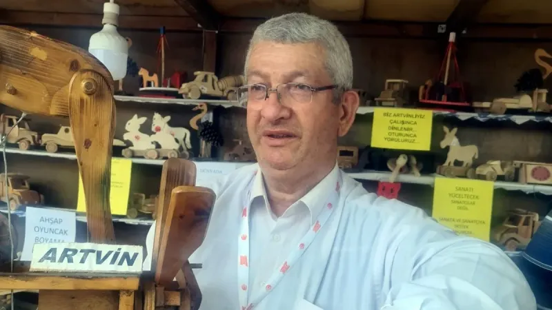 Geri Dönüşümden Oyuncaklar: Öğretmen Çocukları Nasıl Mutlu Ediyor?