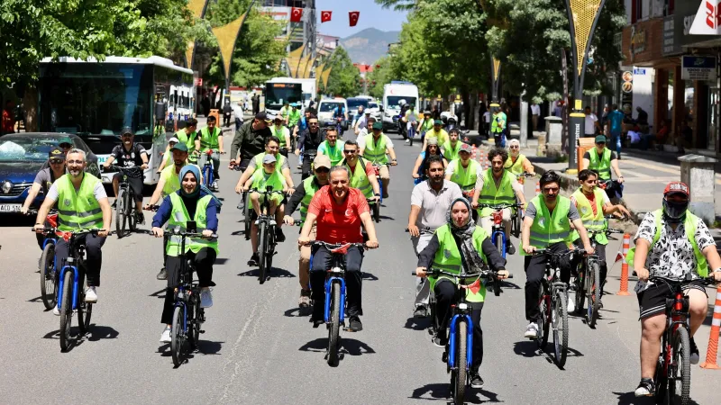 Diyarbakır'da Yeşilay Bisiklet Turu! Sağlıklı Yaşam İçin Pedal Çevrildi