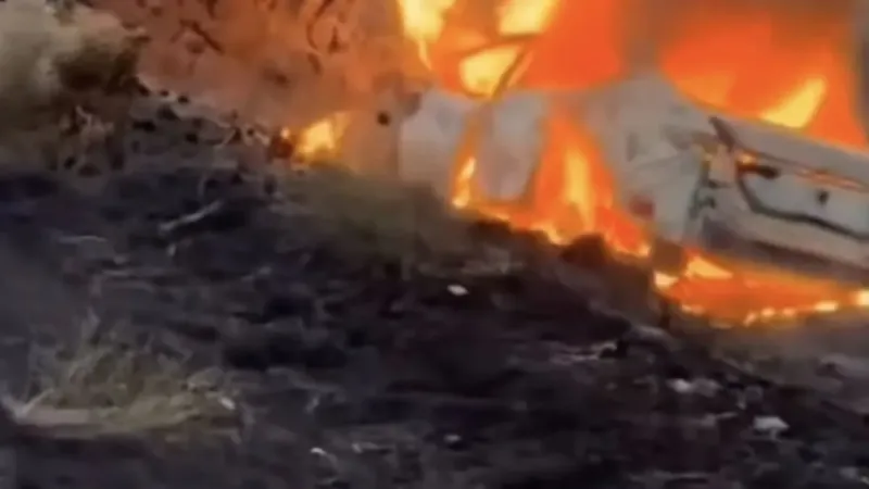İdil'de Cip Alev Topuna Döndü! Sürücü İçinde Can Verdi!