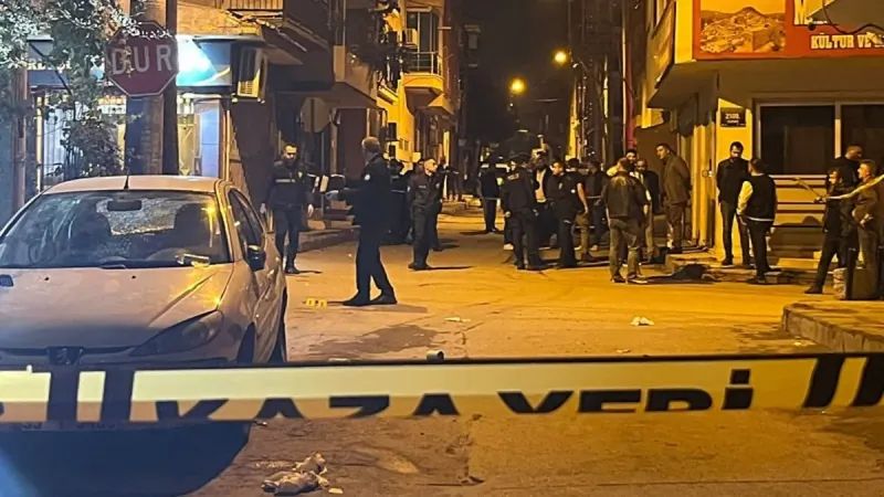 İzmir'de Silahlı Saldırı! Sokak Ortasında Dehşet: 1 Ölü, 3 Yaralı