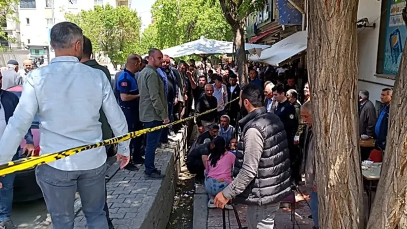 Kars'ta Silahlı Saldırı! Muhtar ve 3 Kişi Yaralı! Şok Detaylar