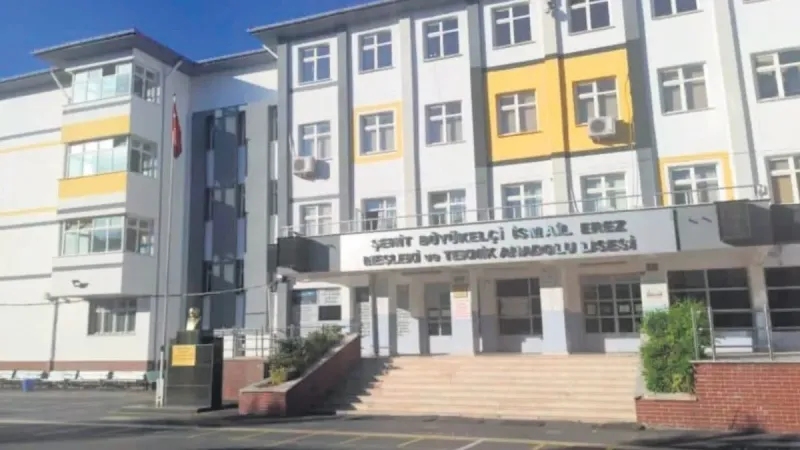 Lisede ördek yürüyüşü skandalı