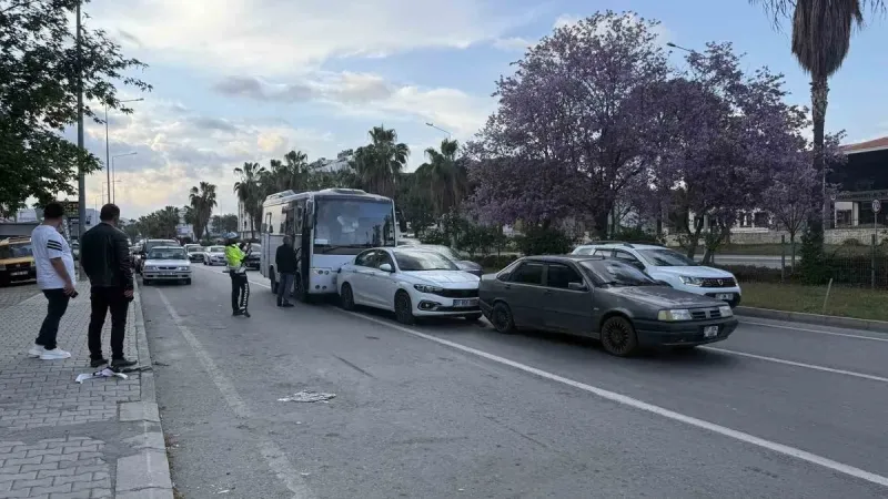 Antalya'da Zincirleme Kaza! Çocuklar da Yaralı, Şok Detaylar!