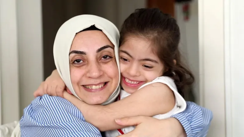 Down Sendromlu Sare ile Annelik: Çiğdem Hanım'ın Duygu Dolu Hikayesi!