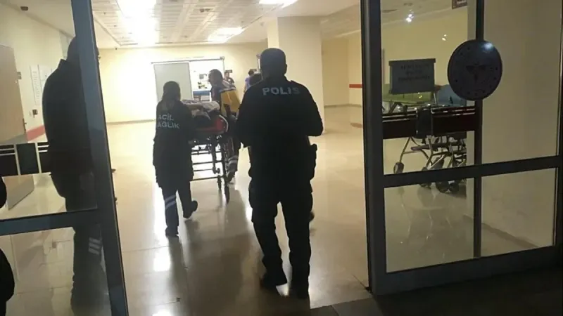Restoranda Dehşet! Genç Kızı Bıçakladı, Neler Oluyor?