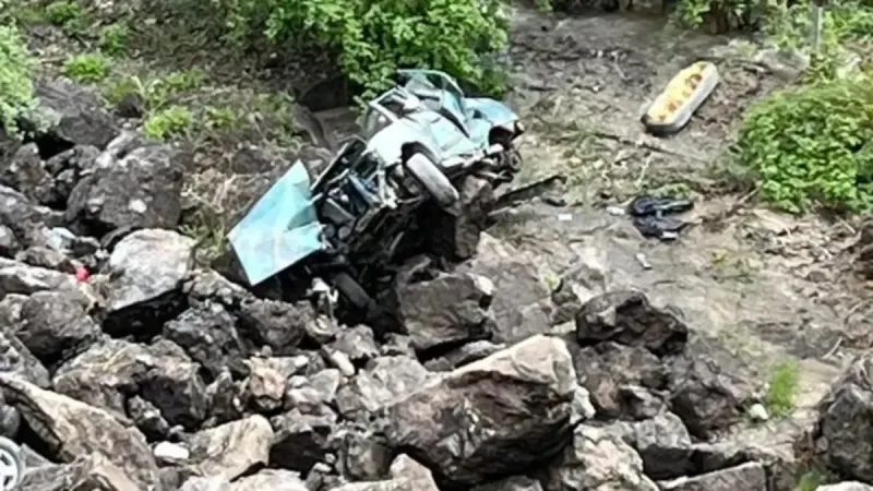 Feci Kaza! Otomobil Uçuruma Yuvarlandı: Sürücünün Akıbeti Ne?