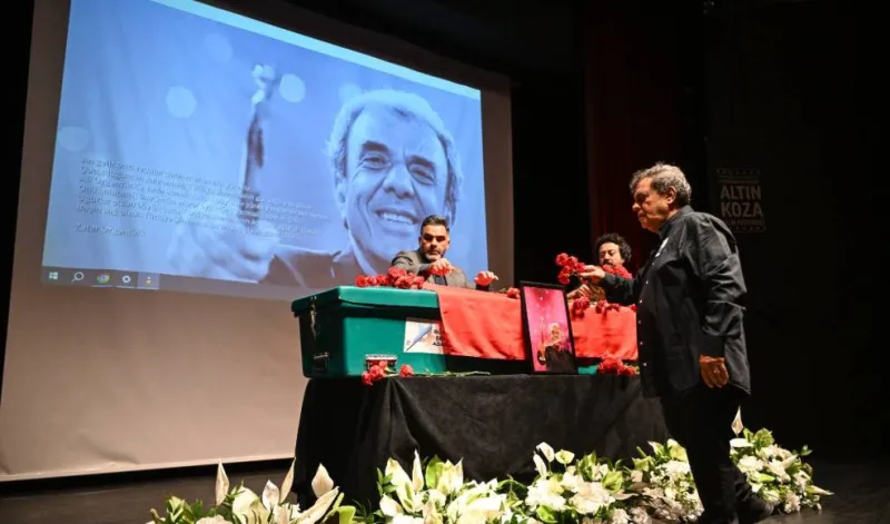 Ali Özgentürk Veda: "Göklerde Tiyatro Yapıyor!"