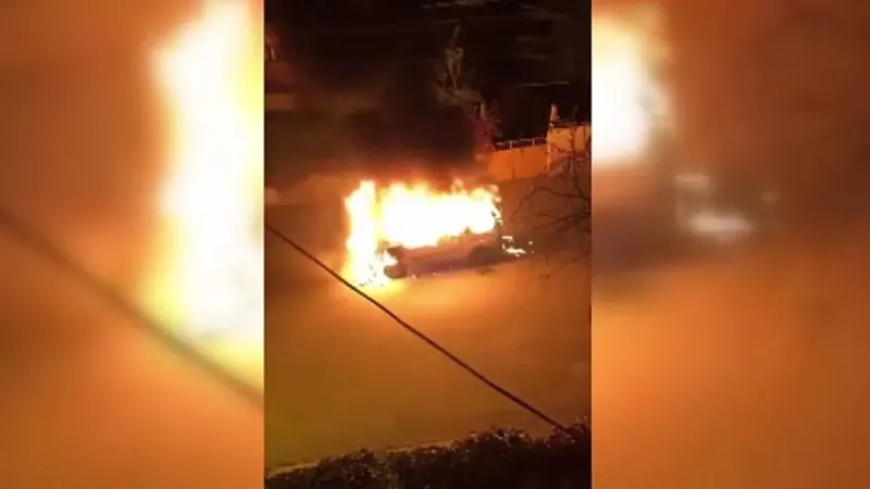 Alev Topuna Döndü! Kırıkkale'de Seyir Halindeki Araç Yandı