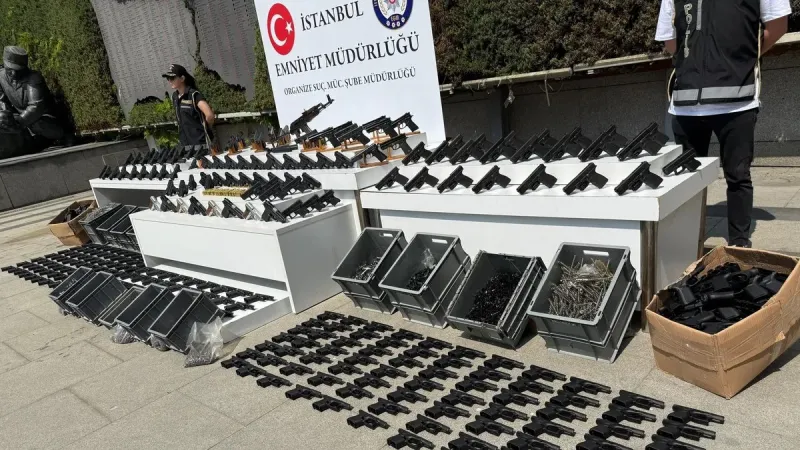 İstanbul'da Silahlı Çete Baskını! Susturucular Ele Geçirildi!