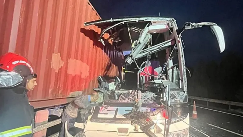 Osmaniye'de Otobüs TIR'a Çarptı: 7 Ölü! Şok Detaylar!