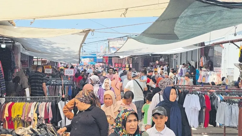 Uzun Çarşı Bayram Bereketi: Esnafın Yüzü Güldü!